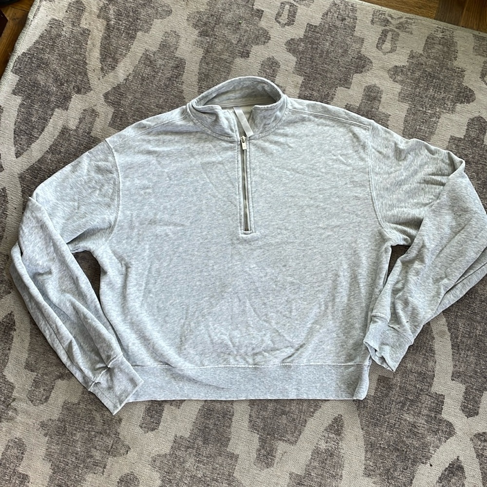 Fabletics Grey half zip cropped sweater shirt 
Size large